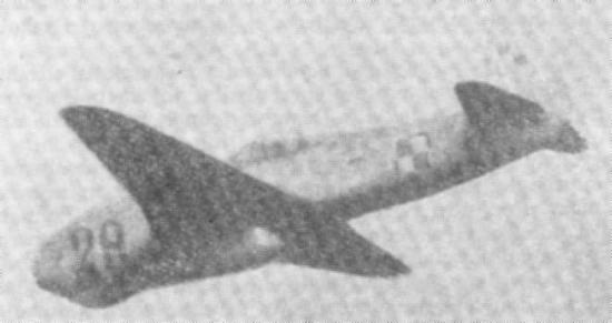 Pierwszy polski myliwski samolot odrzutowy Jak-17 nr 29. Zdjcie wykonano 20 sieprnia 1950 roku podczas pokazw na Okciu.